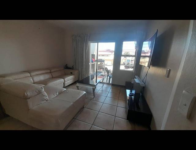 2 BEDROOM APARTMENT FOR SALE IN SUNDOWNER